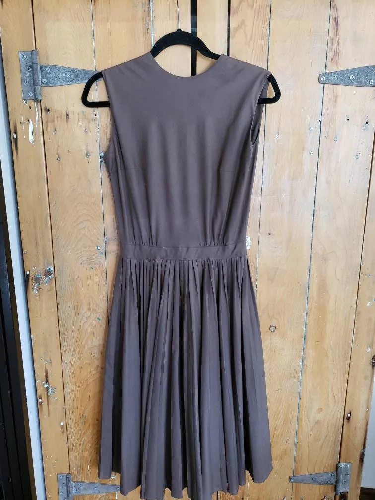 1950s Brown Cotton Midi Length Sun Dress / 50s Sleeveless Dress Full Pleated Skirt / M / Avalon