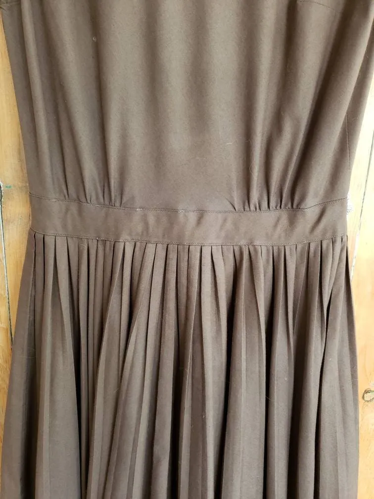 1950s Brown Cotton Midi Length Sun Dress / 50s Sleeveless Dress Full Pleated Skirt / M / Avalon