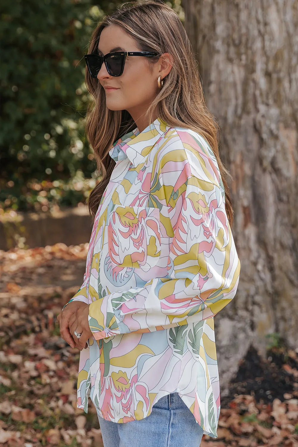 Abstract Turn-Down Collar Loose Shirt