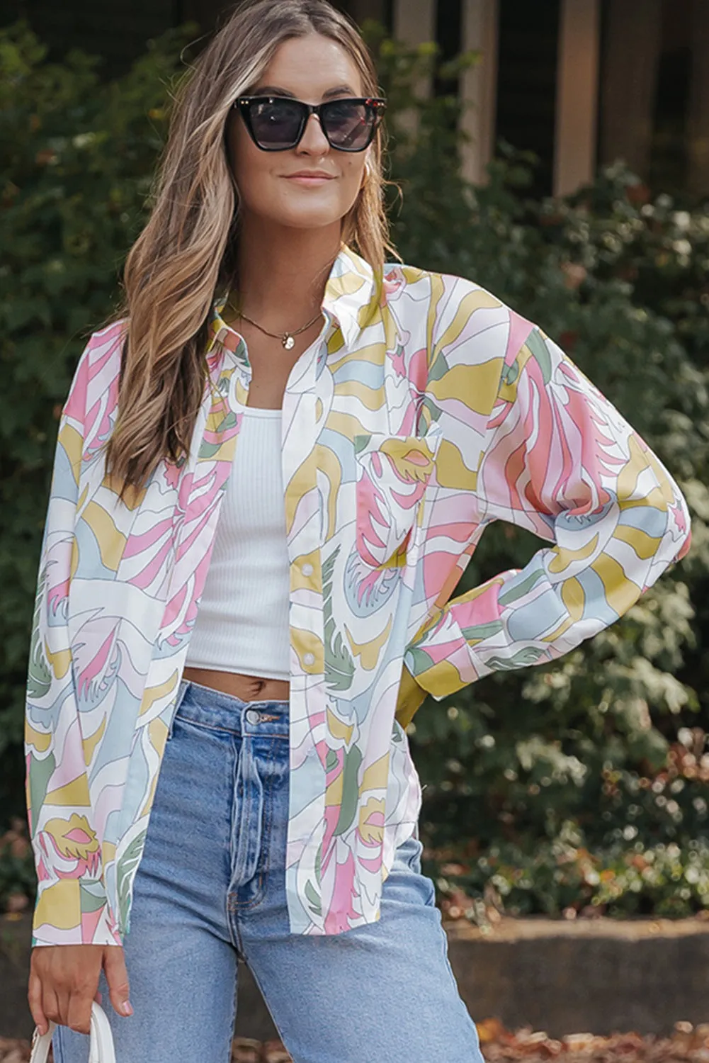 Abstract Turn-Down Collar Loose Shirt