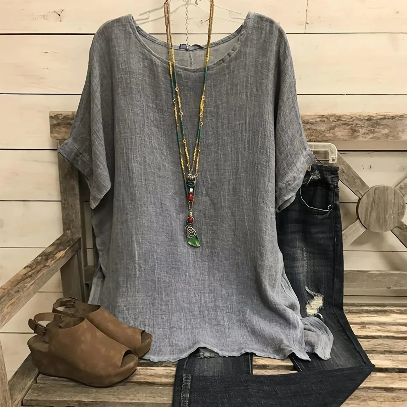 Anna - Short-sleeved blouse with plain round collar