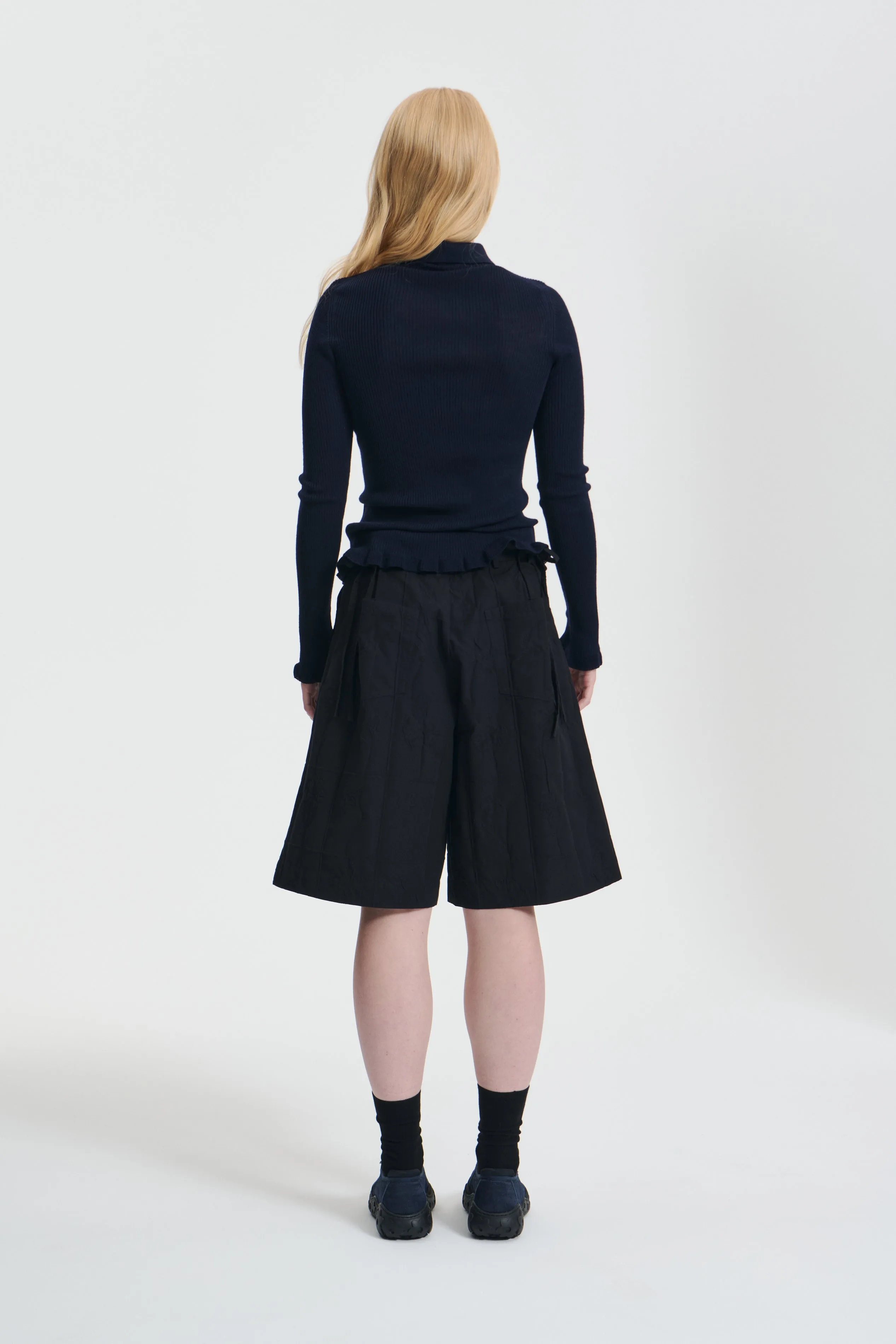 ANNIKA | SHORTS FLORA MATELASS… BLACK