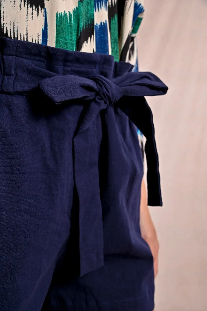 BELTED FLUID SHORTS