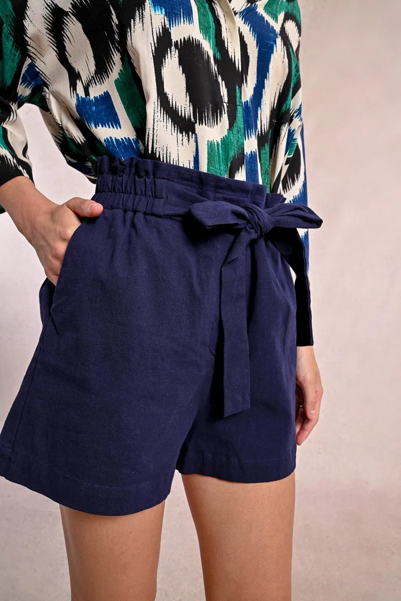 BELTED FLUID SHORTS