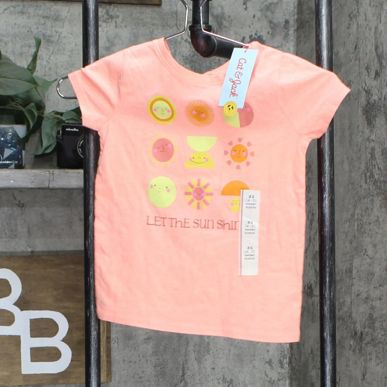 Cat & Jack Girls' 'Let the Sunshine' Short Sleeve Graphic T-Shirt