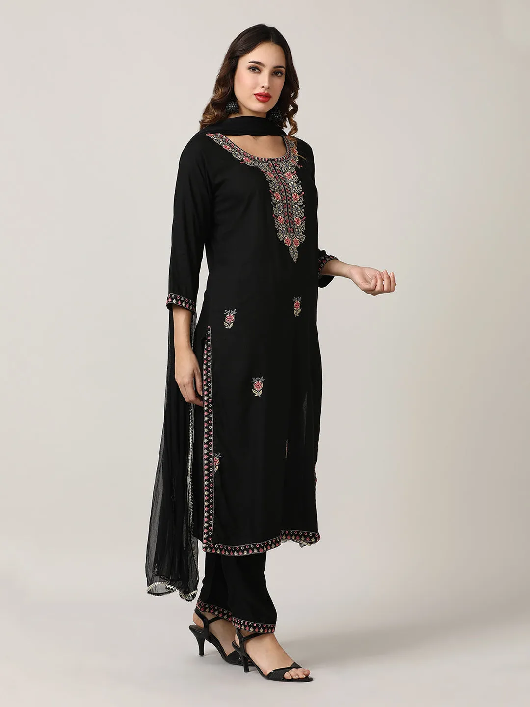 Embroidered Floral Straight Kurta Sets With Dupatta