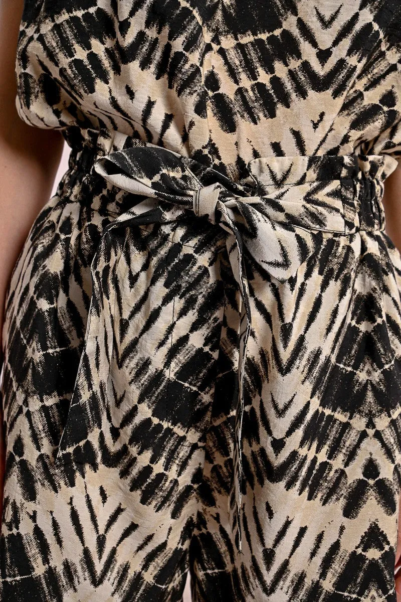 FLOWY BELTED PRINTED SHORTS