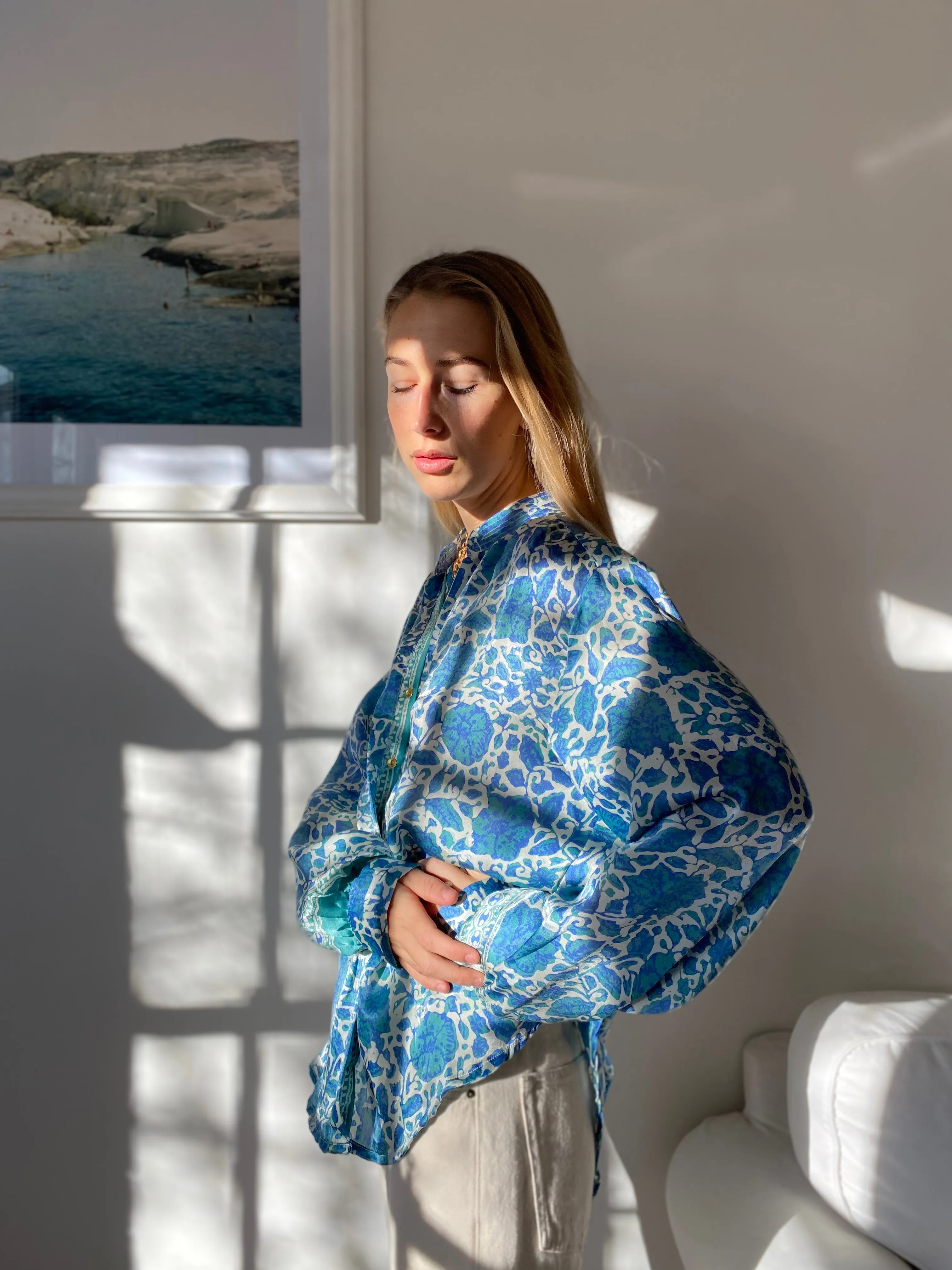 HOTEL The Fleurs Silk Blouse in Sky