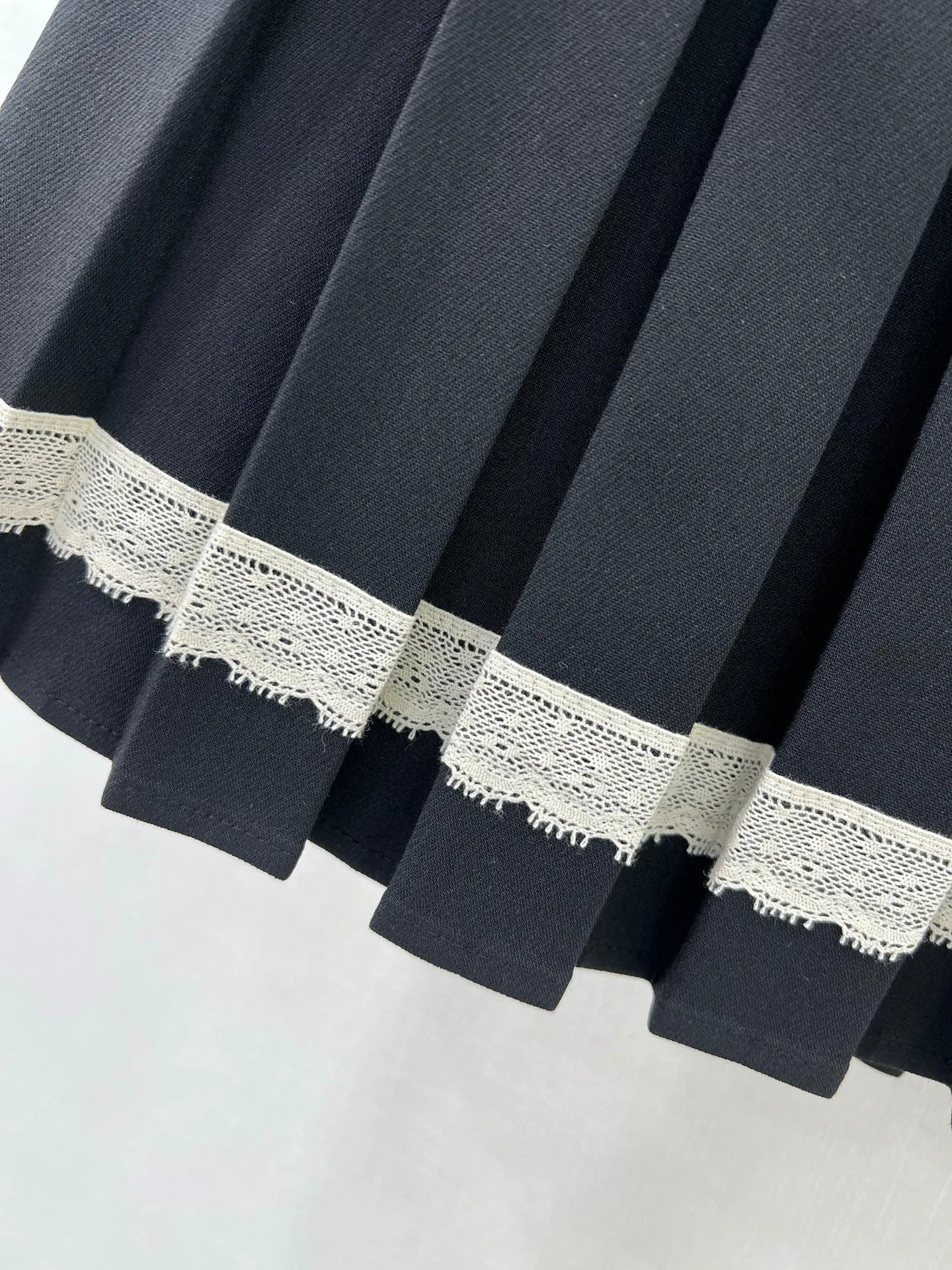 MU 25 new pleated skirt