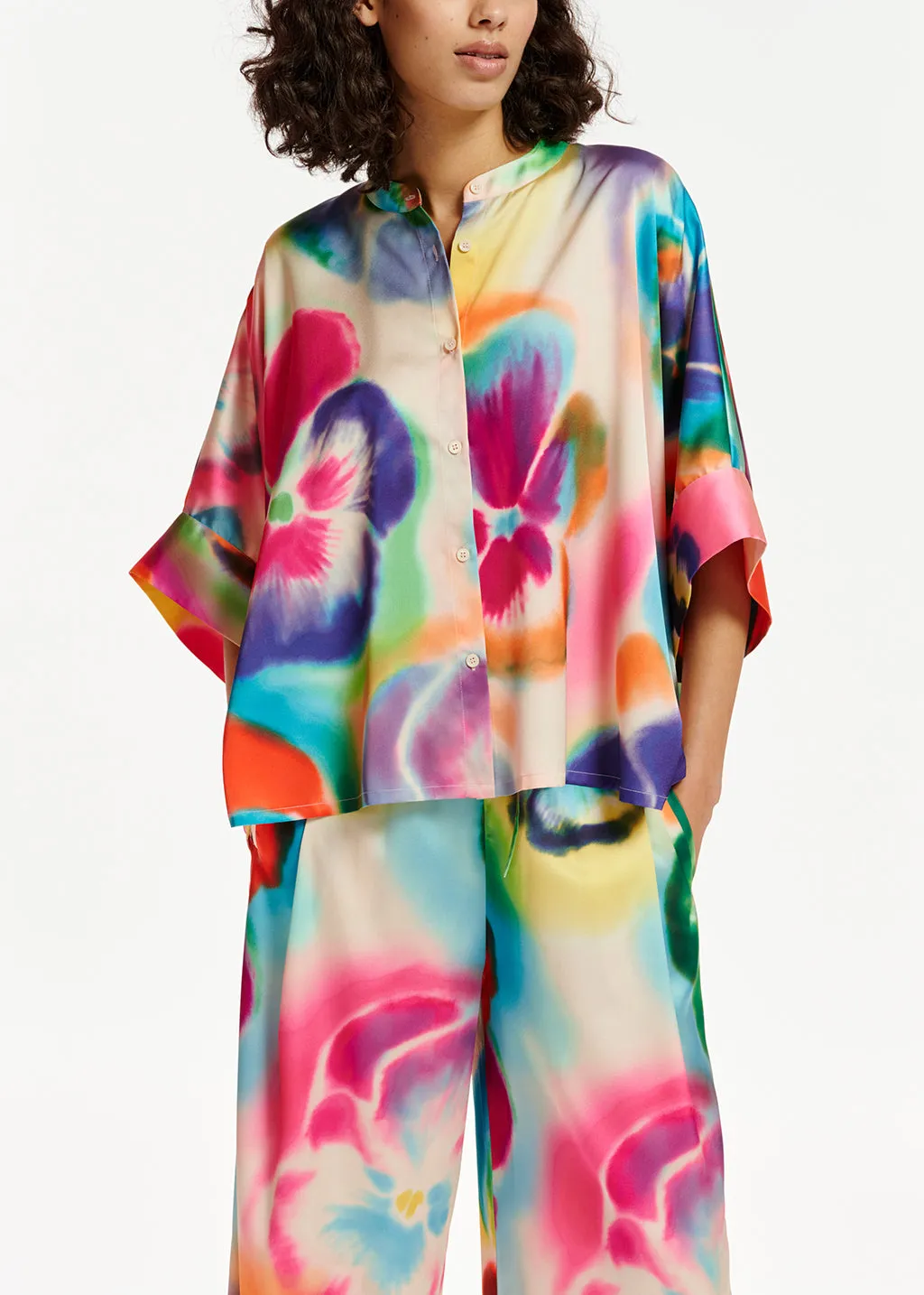 Multicolor oversized shirt with floral print