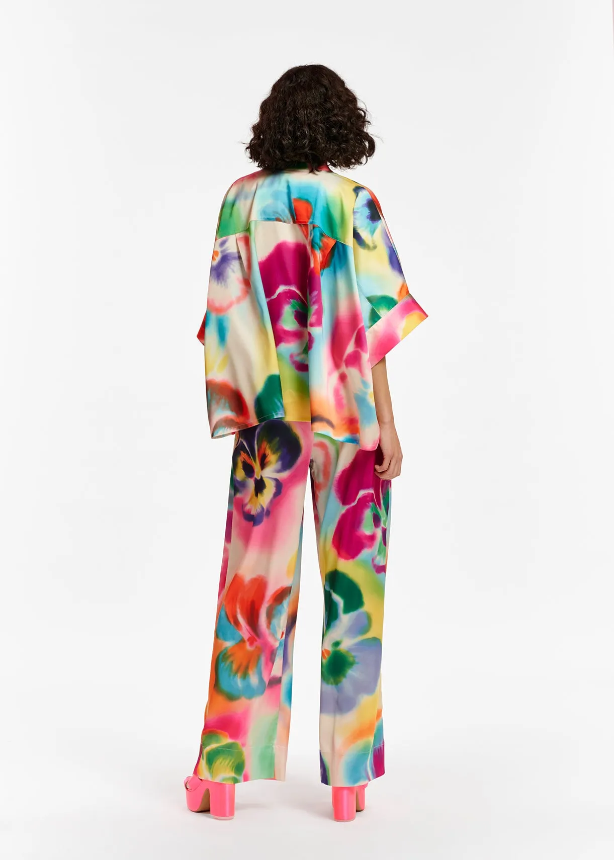 Multicolor oversized shirt with floral print
