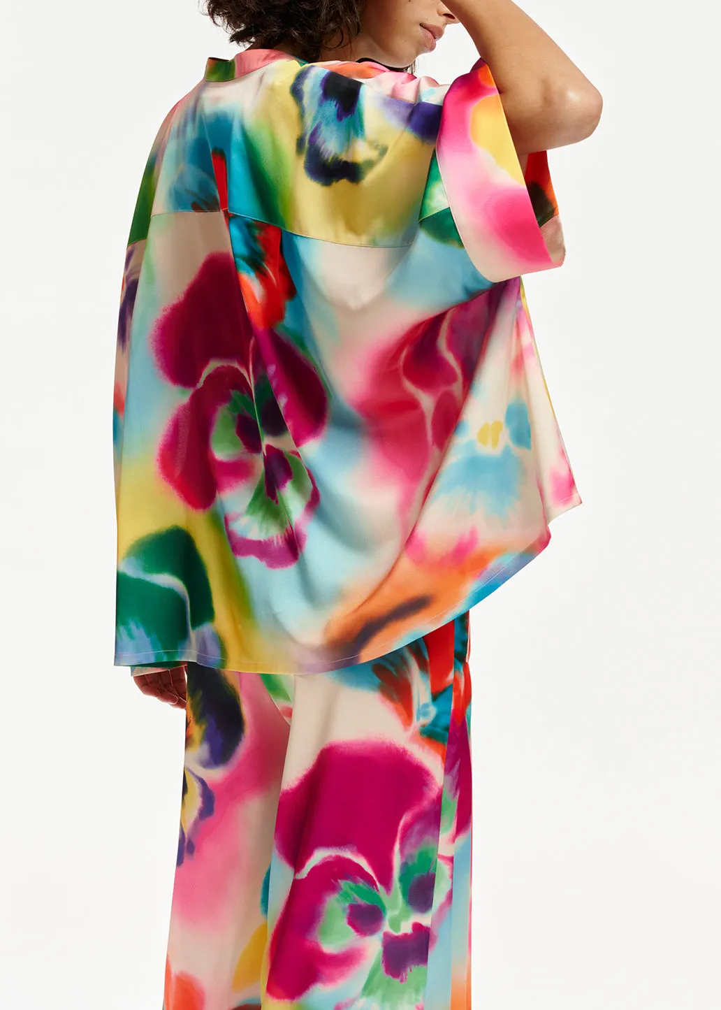 Multicolor oversized shirt with floral print