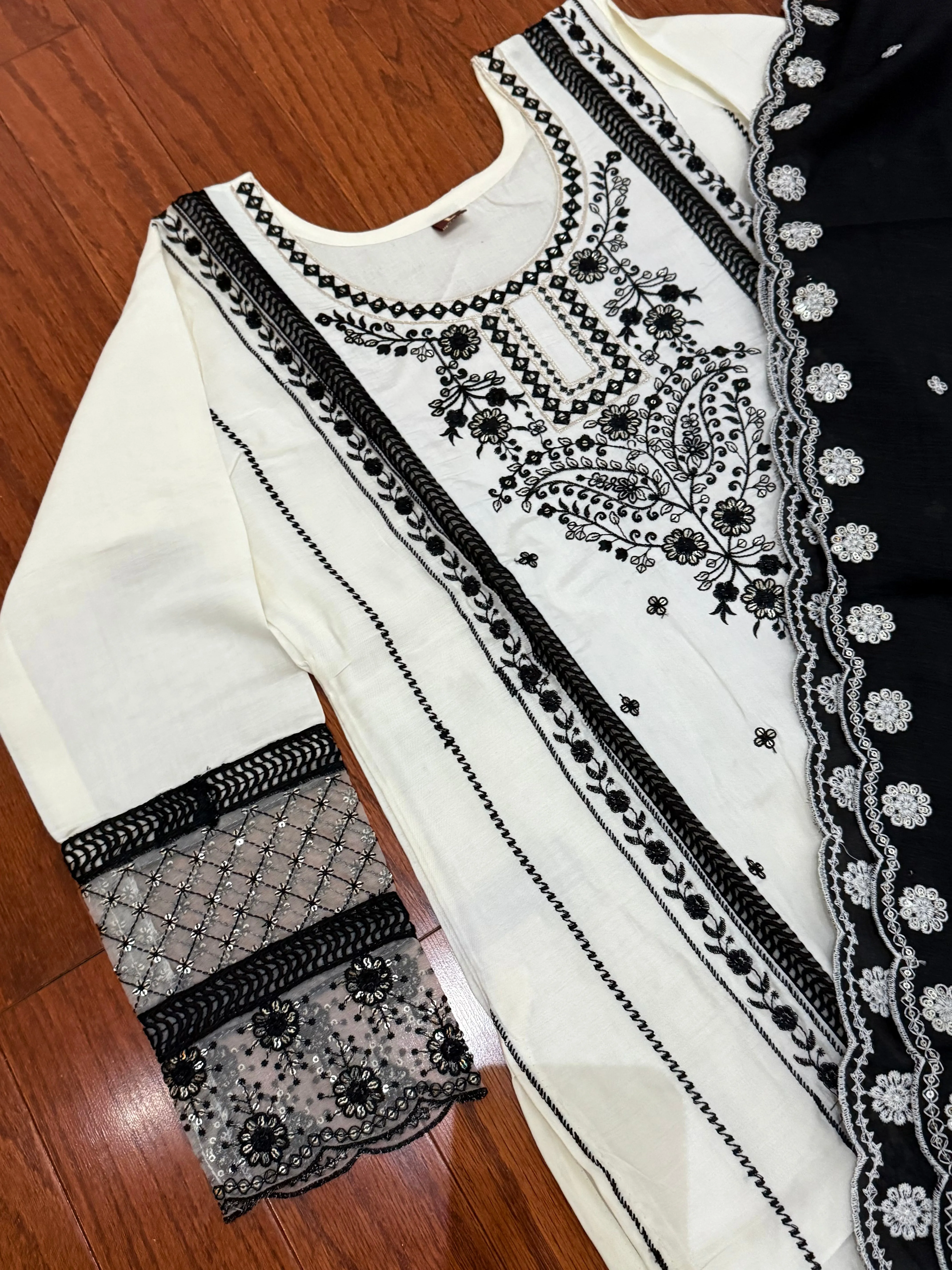 Muslin Kurti Pant Dupatta Set