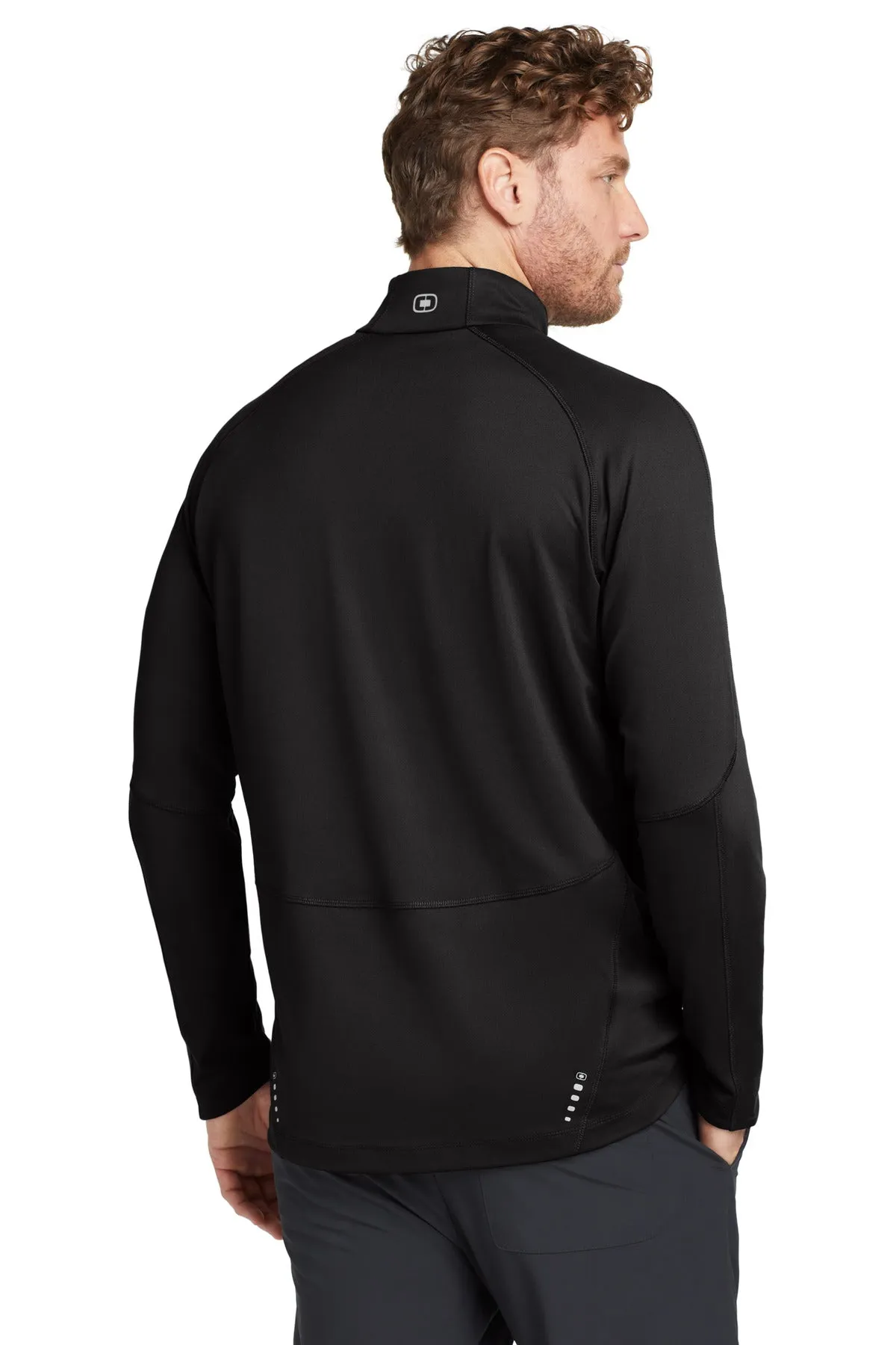 OGIO Radius 1/4-Zip. OE550 Blacktop