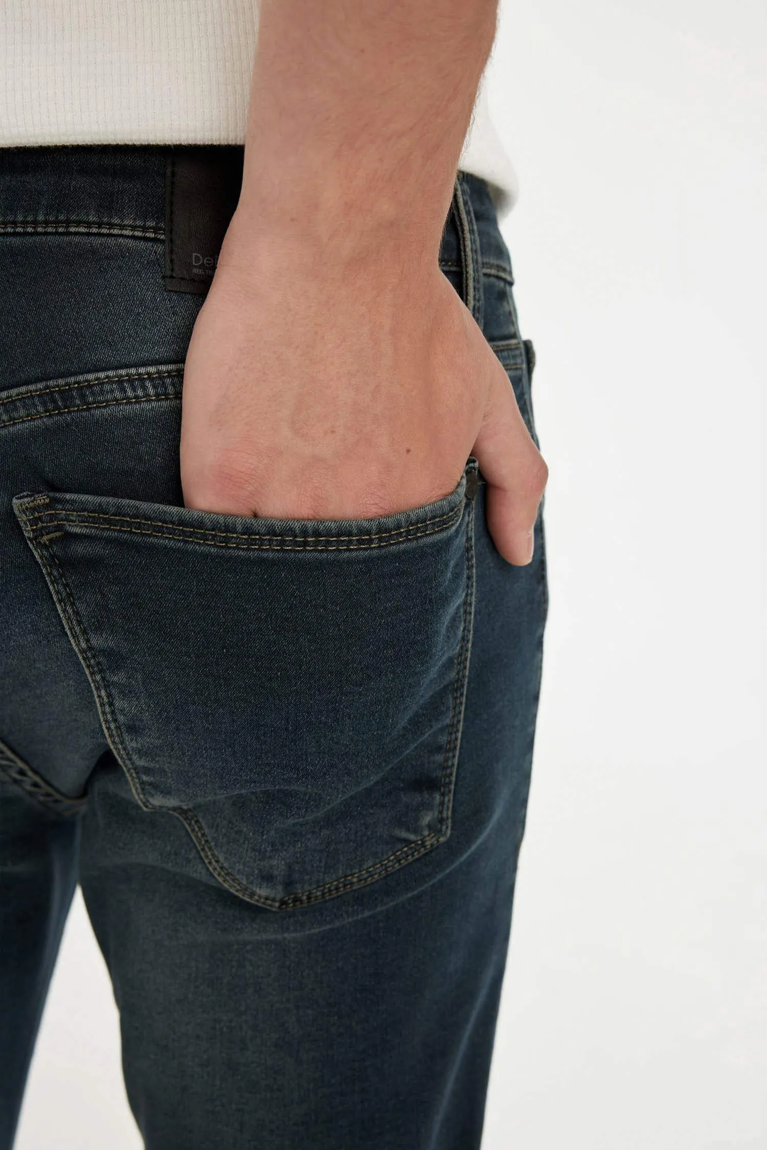 Pedro Slim Fit Normal Waist Skinny Leg Jeans