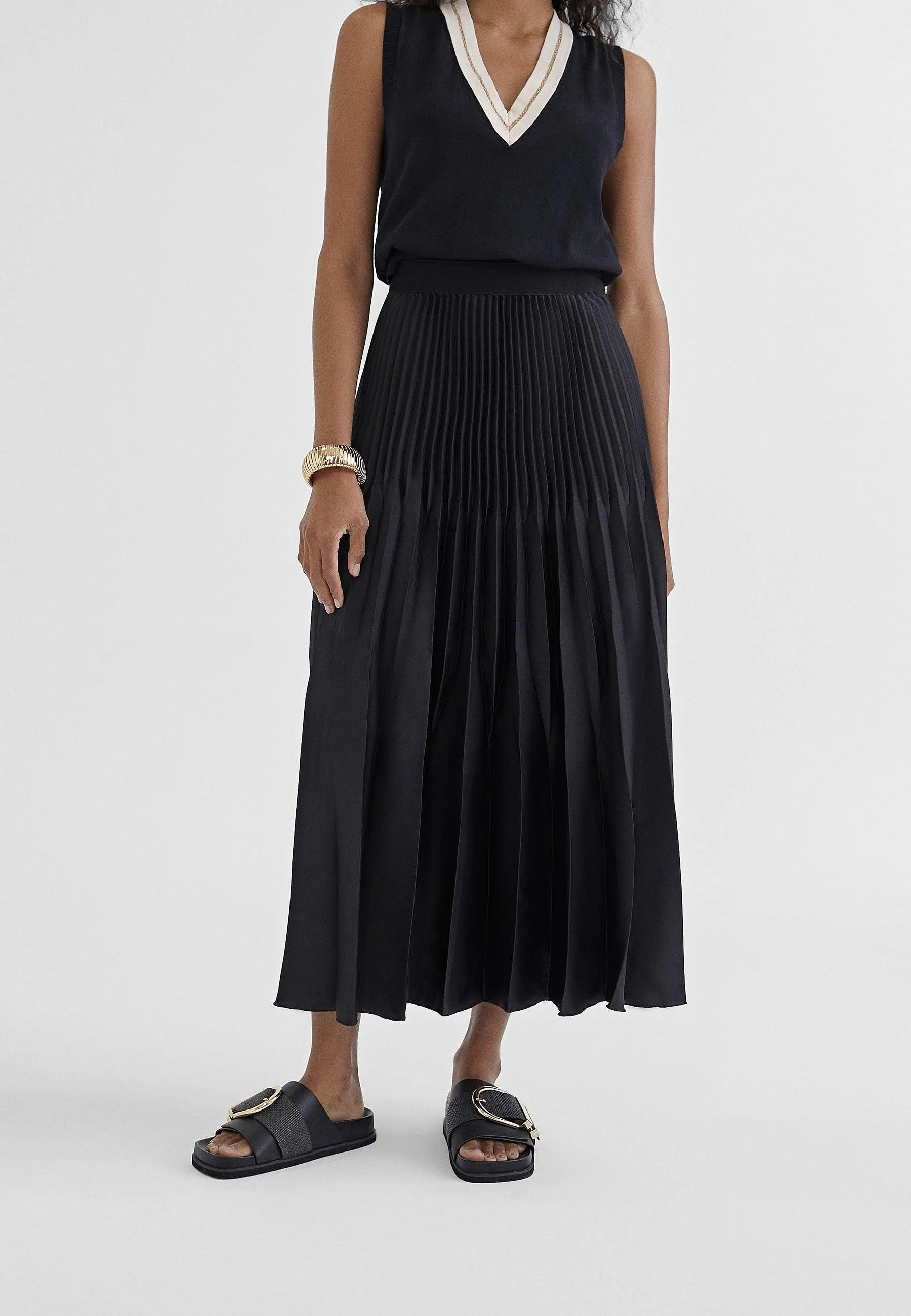 Pleated midi skirt