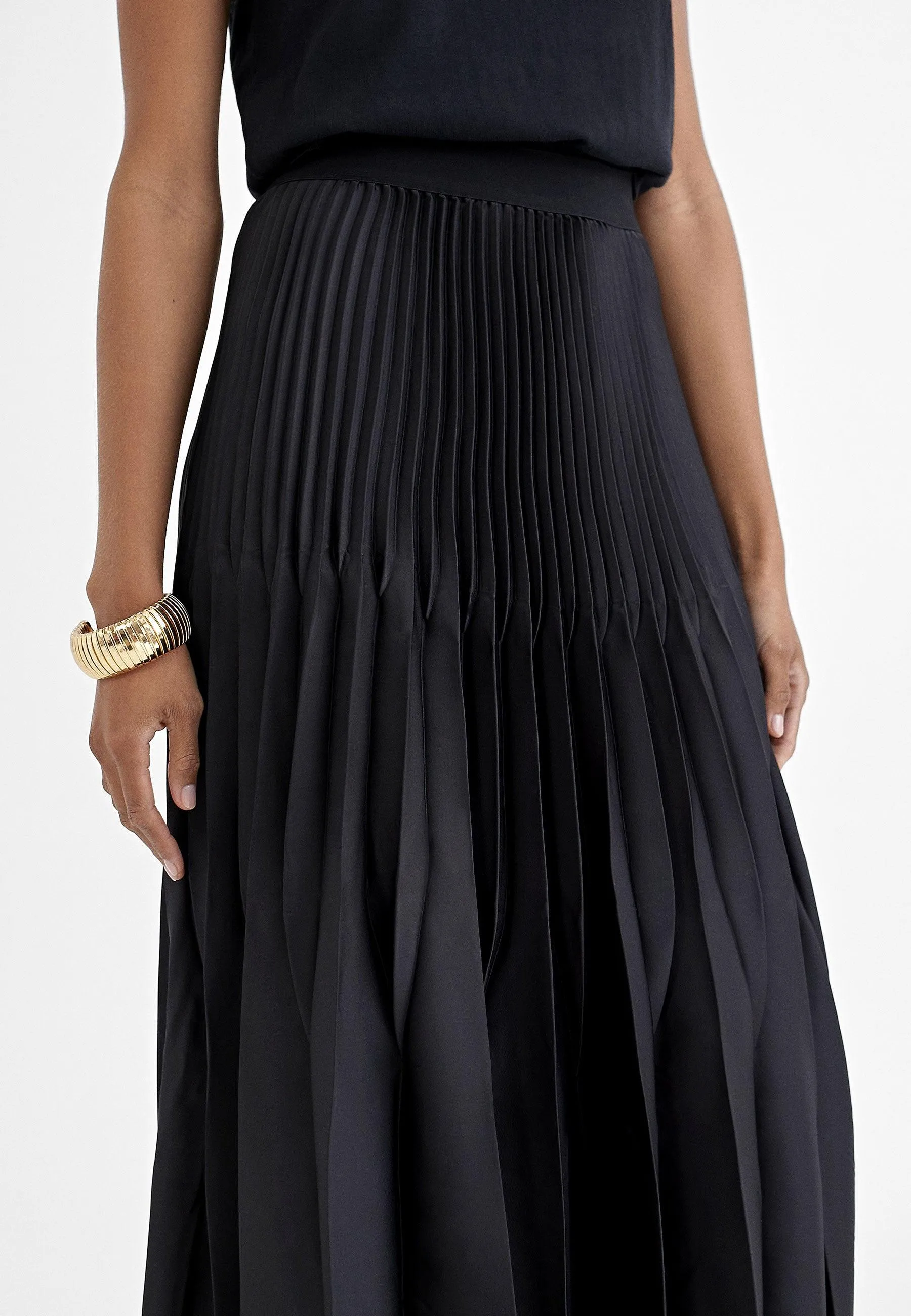 Pleated midi skirt