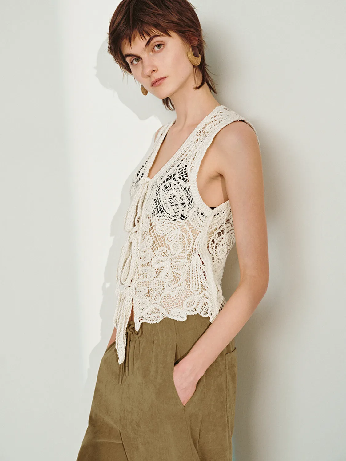 Sleeveless Lace Blouses