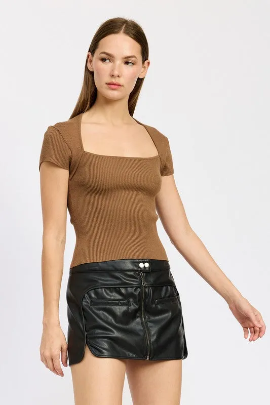 SQUARE NECKLINE TOP