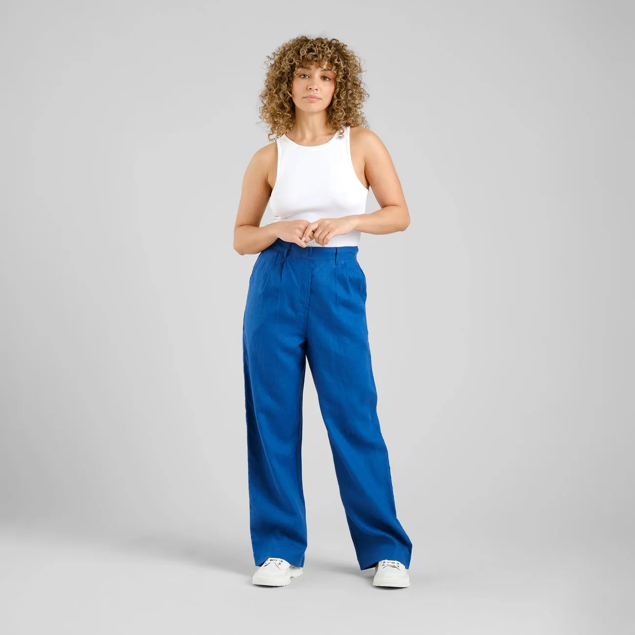 Vickeleby Linen Pleated Trousers in Blue
