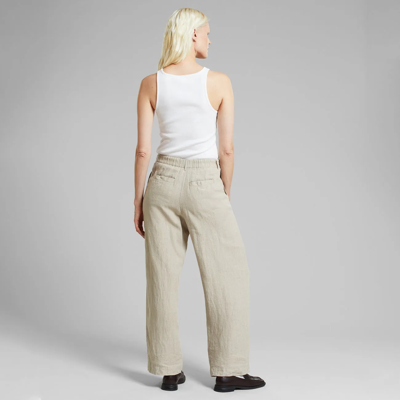 Vickeleby Linen Pleated Trousers in Ecru
