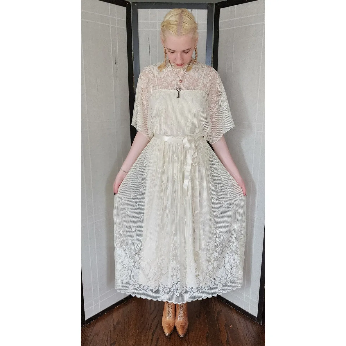 Vintage 70s Cream Lace Dress Elastic Waist Boho Bride