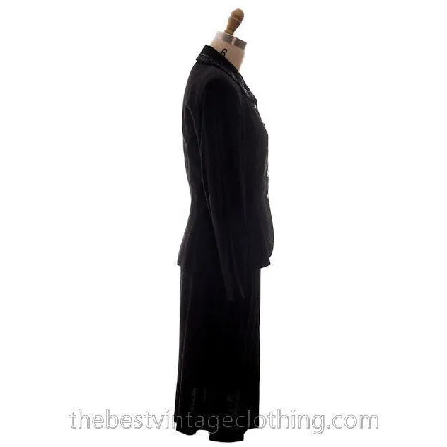 Vintage Suit Classic 1940s Ladies Black Crepe Swansdown Embellished Collar Small
