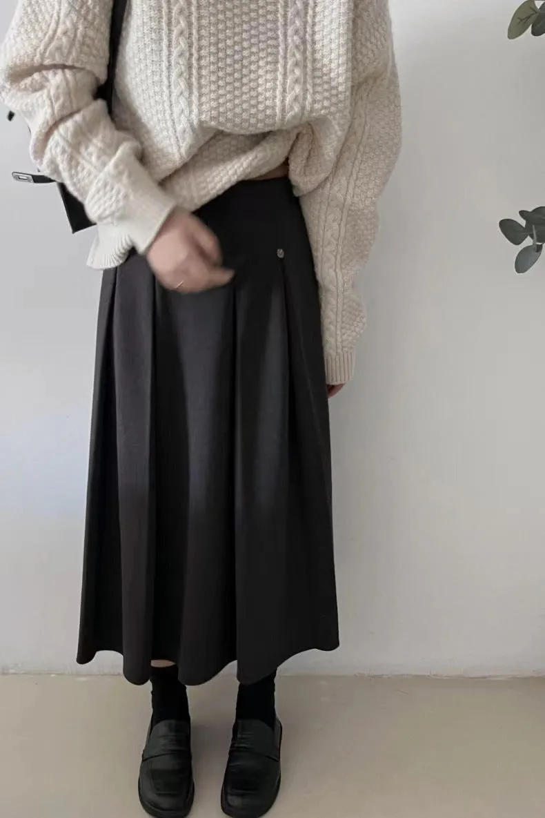 Winter wool pleated skirt