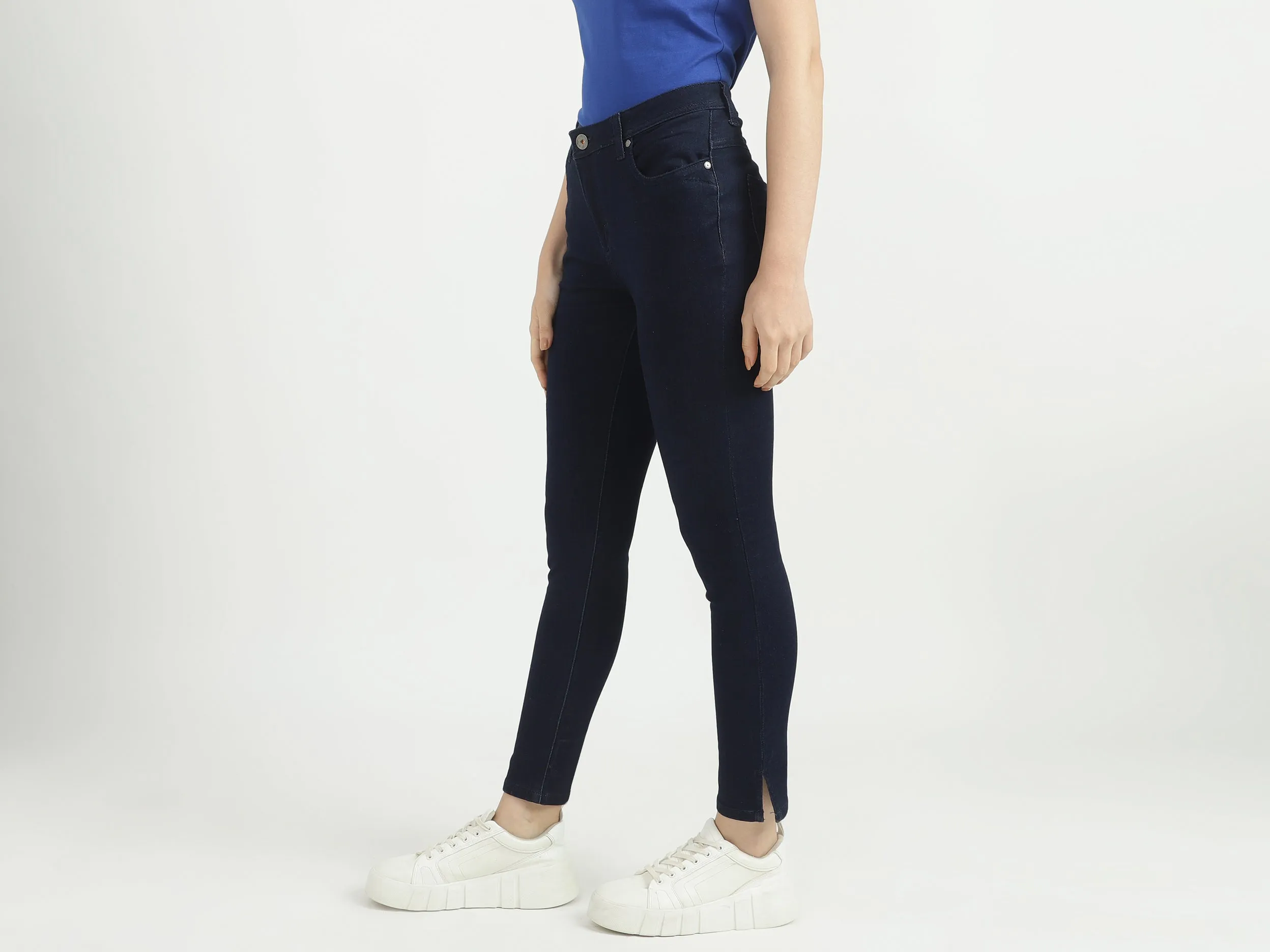 Women Solid Skinny Fit Jeans
