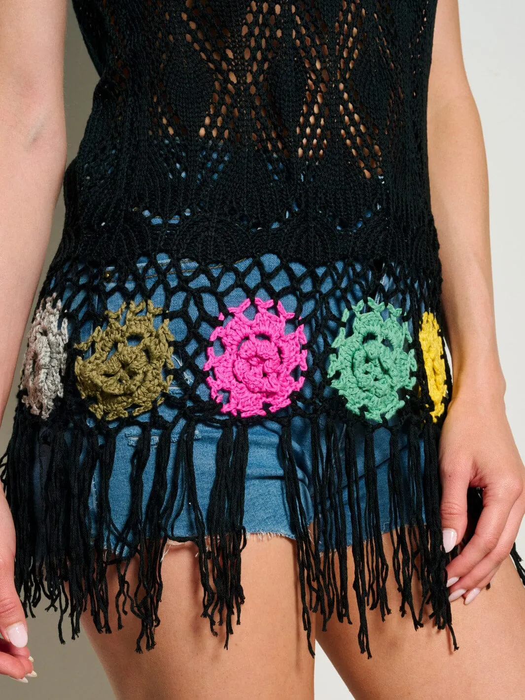 WOMEN'S SLEEVELESS KNITTTED FLOWERS DETAILED TANK TOP